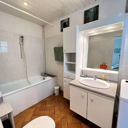 Emplacement Ideal, Au Calme Et Proche De La *