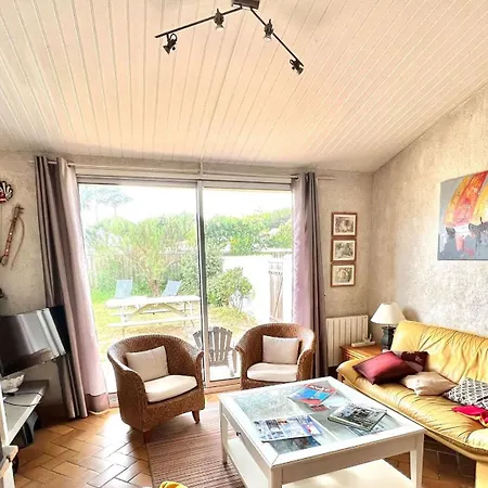 Emplacement Ideal, Au Calme Et Proche De La Villa