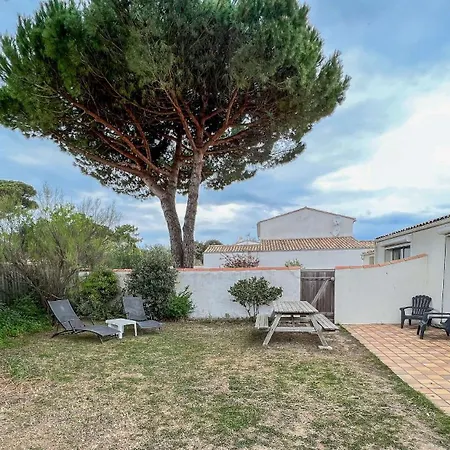 Emplacement Ideal, Au Calme Et Proche De La La Couarde-sur-Mer