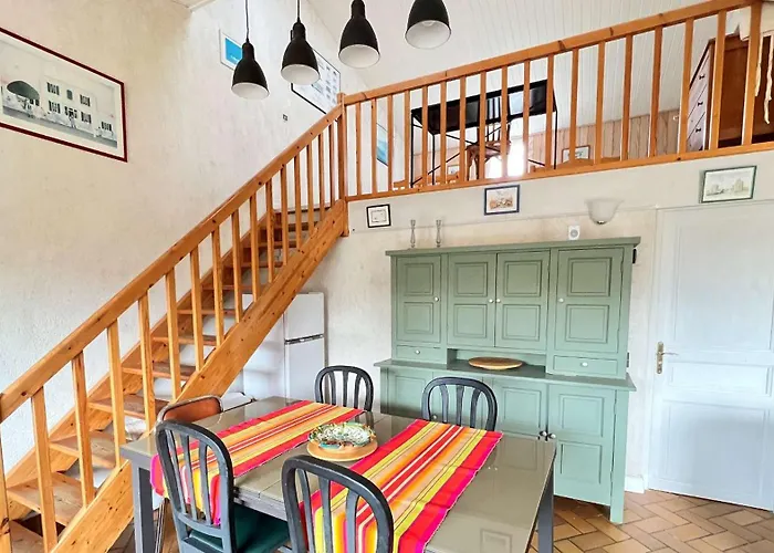 Emplacement Idéal, Au Calme Et Proche De La